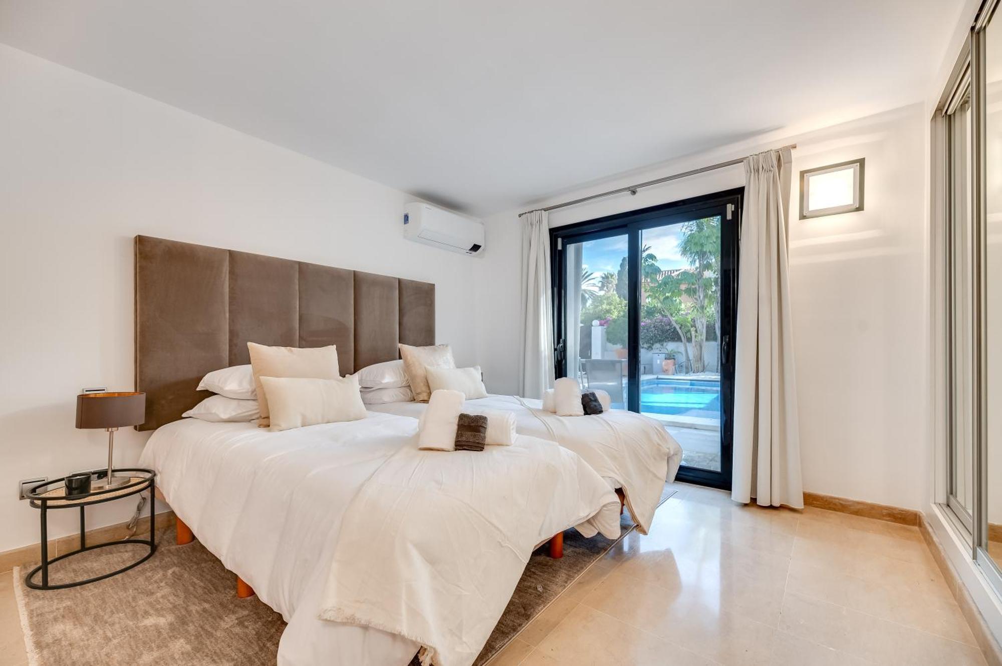 Vacation I La Cabane, Prestige, Heated Pool, 300m To The